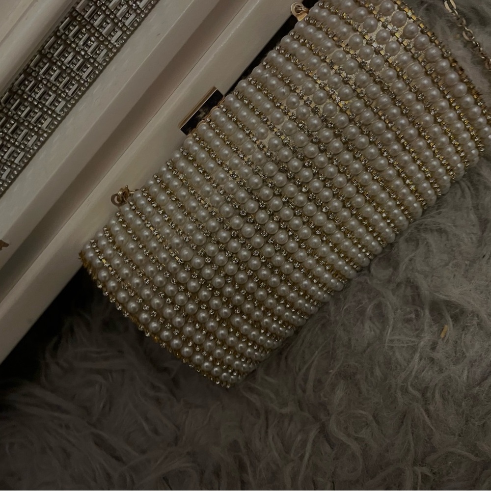 Elegant Pearl Beaded Clutch